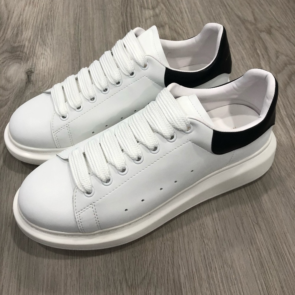 Alexander McQueen unisex oversized sneakers